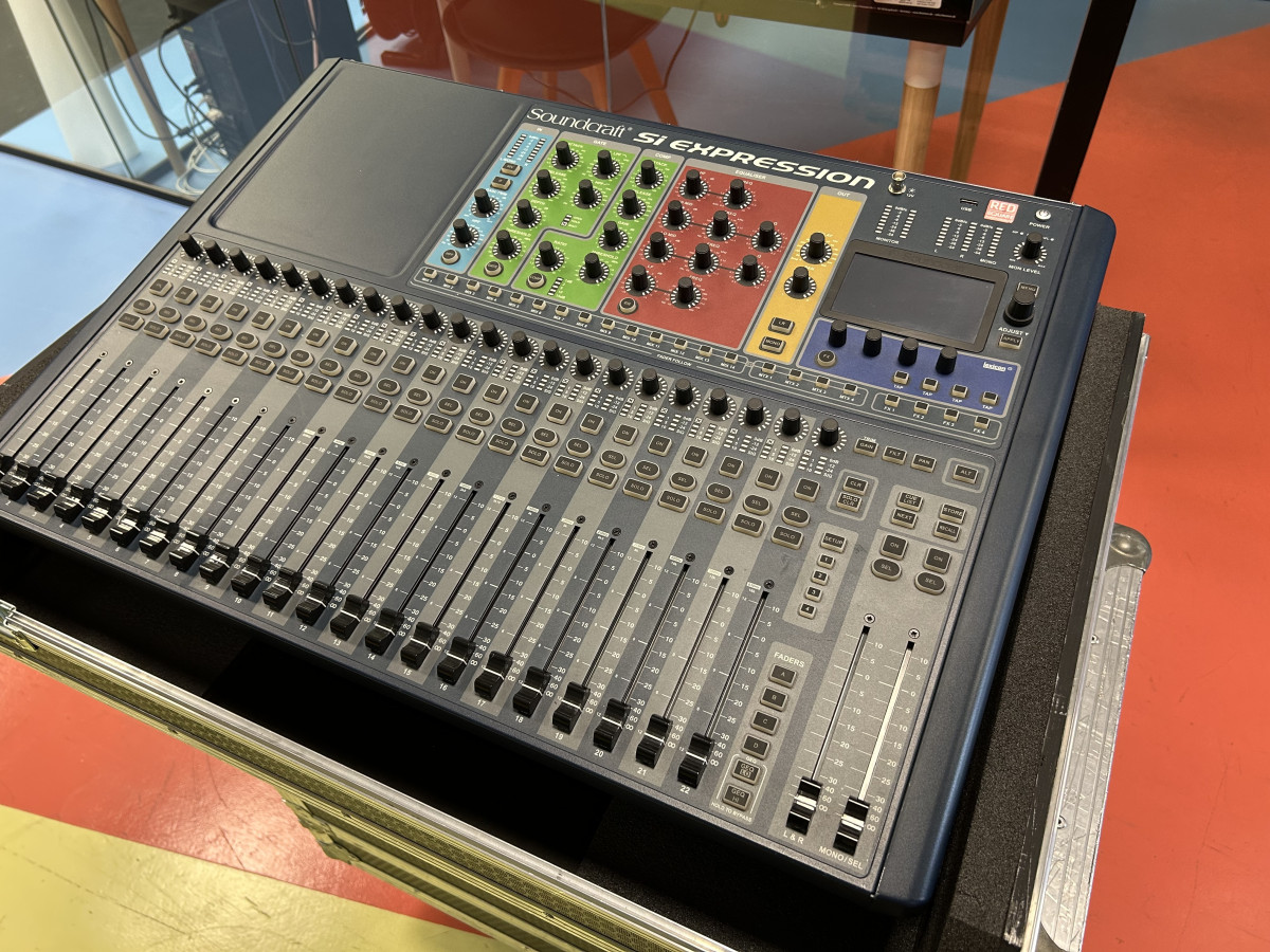 Mesa de Mezclas Digital Soundcraft Si Expression 2