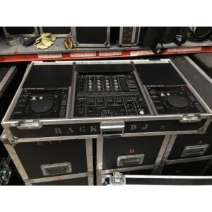 Cabina 2 compuesta por 2x Pioneer CDJ 500 S 1x Pioneer DJM 500 FC