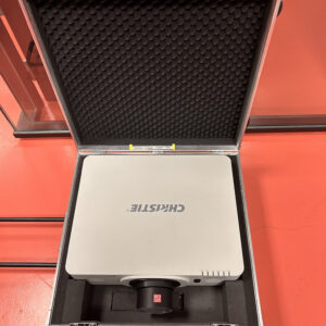 Proyector Christie LWU501i 5000 lúmenes ,WUXGA (1920x1200) con lente standard