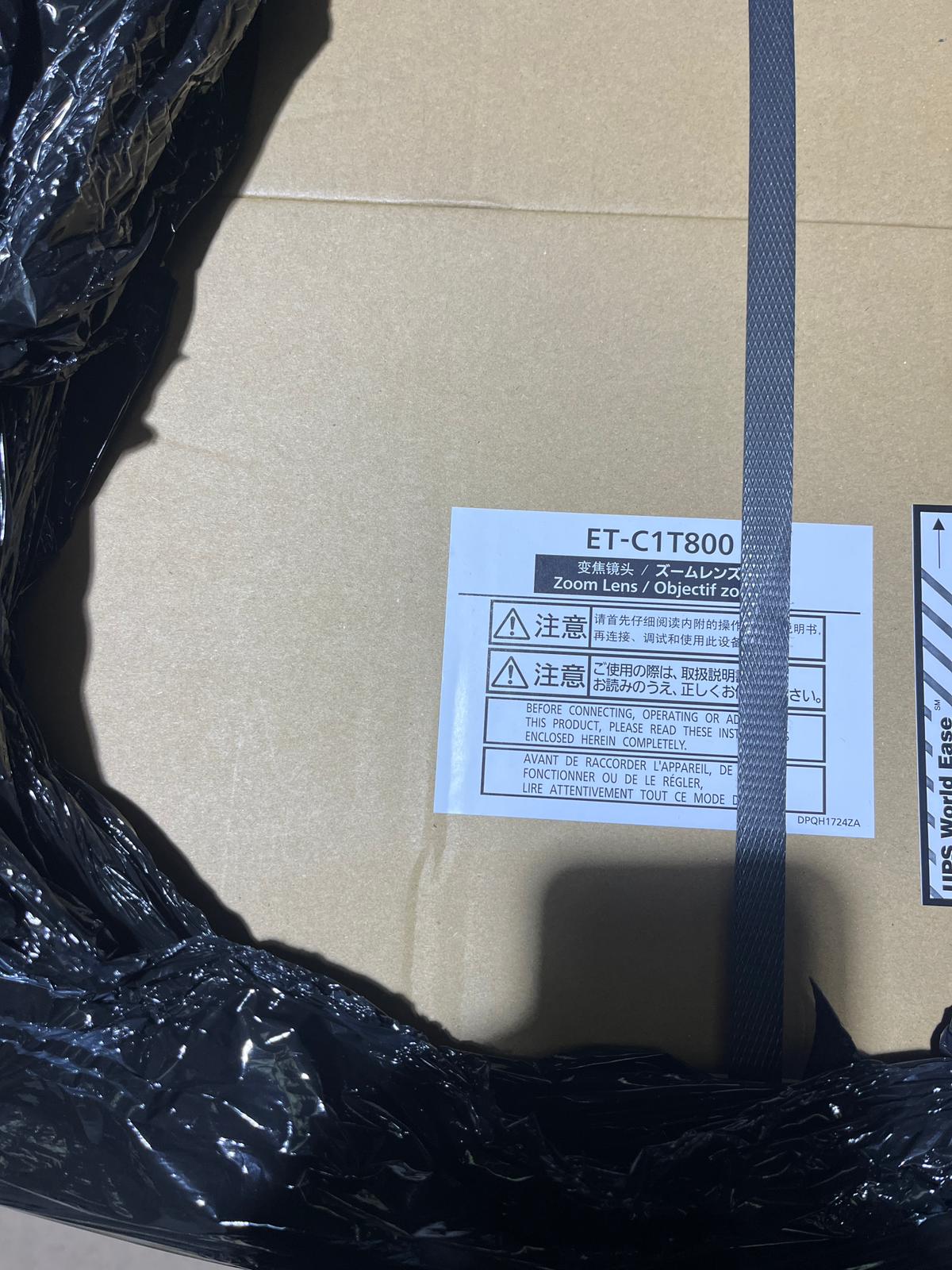 Proyector Panasonic PT-REQ80LBEJ + Lente ET-C1T800 + Accesorios montaje - Imagen 3